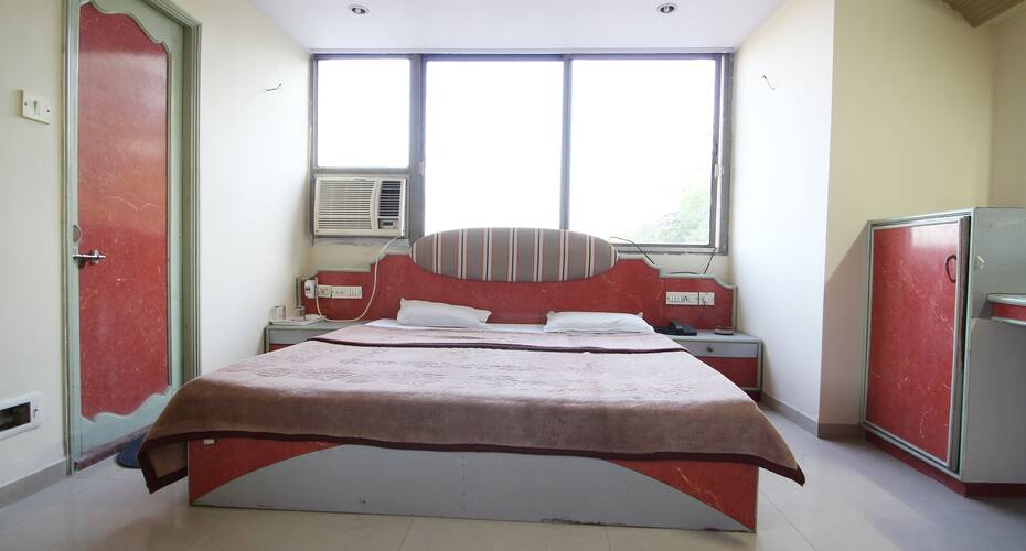 Hotel Peace, Ahmedabad 5